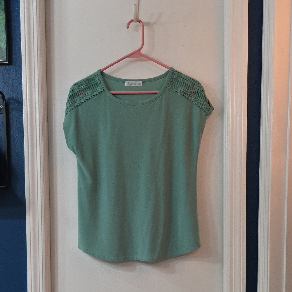89th & Madison Green Lace Shoulder Blouse